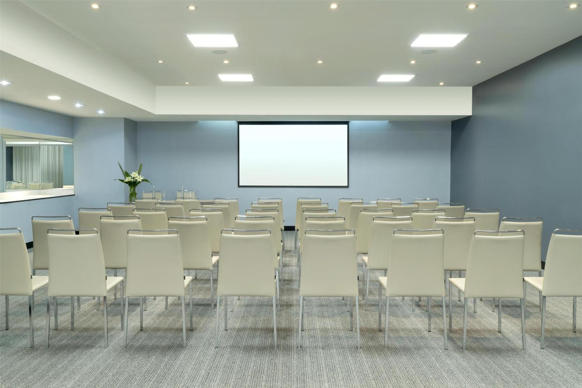Nh 9 De Julio Hotel 4*